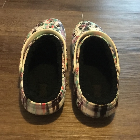 Crocs Tie Dye Lined Shoes Size 12 - Picture 3 of 6
